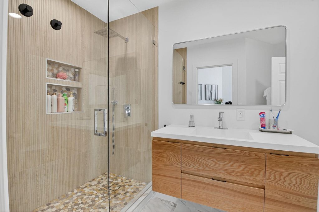 Image 21 of property listing at 6270 NW 43rd Terrace, Boca Raton, FL 33496