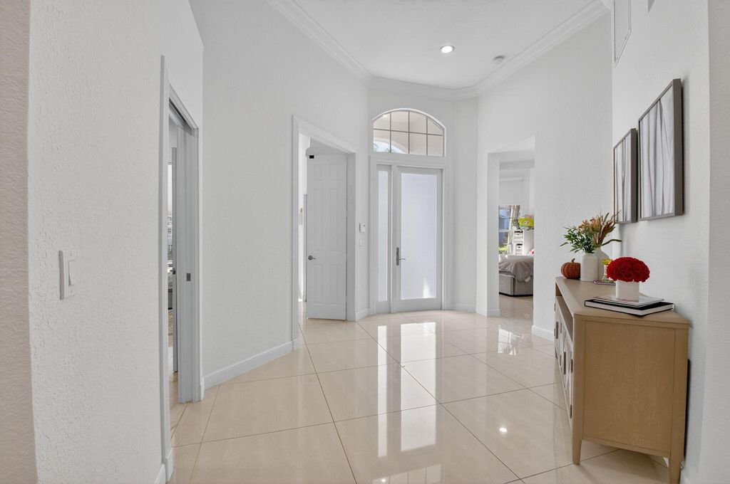 Image 3 of property listing at 6270 NW 43rd Terrace, Boca Raton, FL 33496