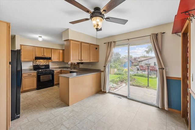 2331 N Thornwood Avenue, Davenport, IA 52804