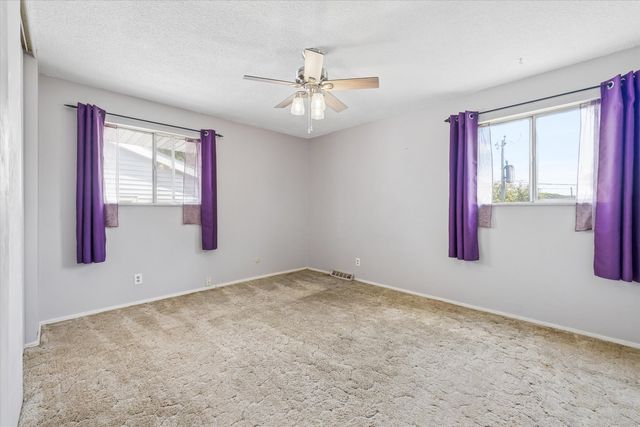 2331 N Thornwood Avenue, Davenport, IA 52804