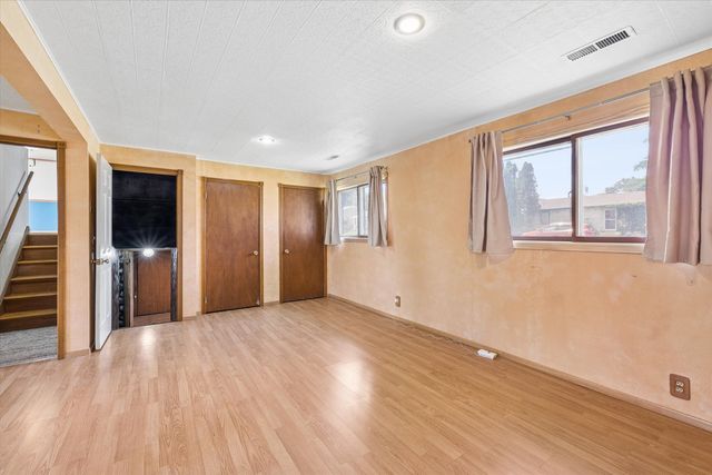 2331 N Thornwood Avenue, Davenport, IA 52804