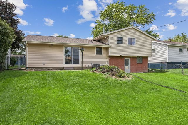 2331 N Thornwood Avenue, Davenport, IA 52804