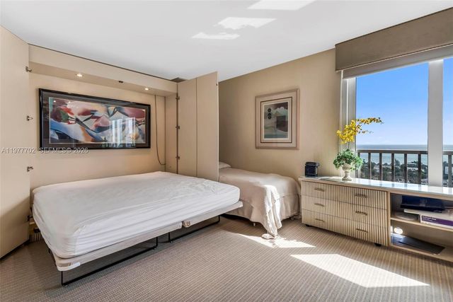 19707 Turnberry Way 22H, Aventura, FL 33180