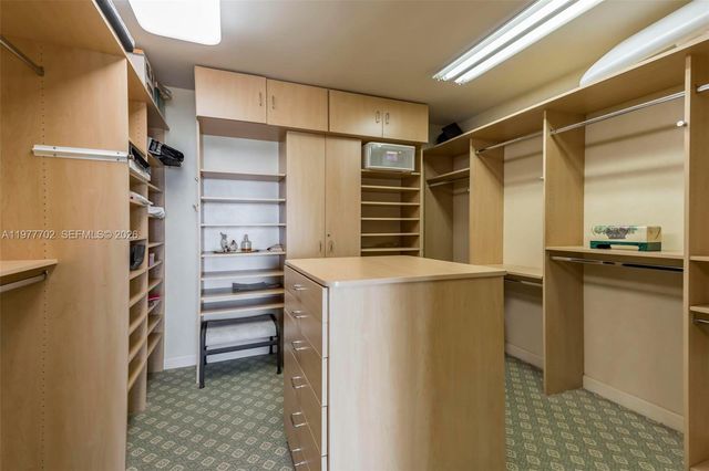 19707 Turnberry Way 22H, Aventura, FL 33180