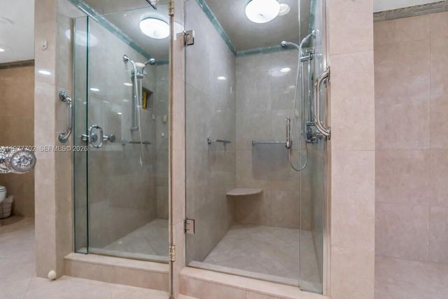 19707 Turnberry Way 22H, Aventura, FL 33180