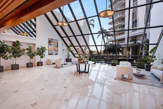 19707 Turnberry Way 22H, Aventura, FL 33180