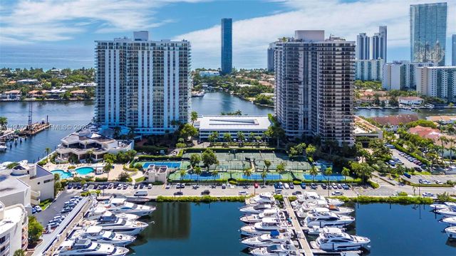 19707 Turnberry Way 22H, Aventura, FL 33180