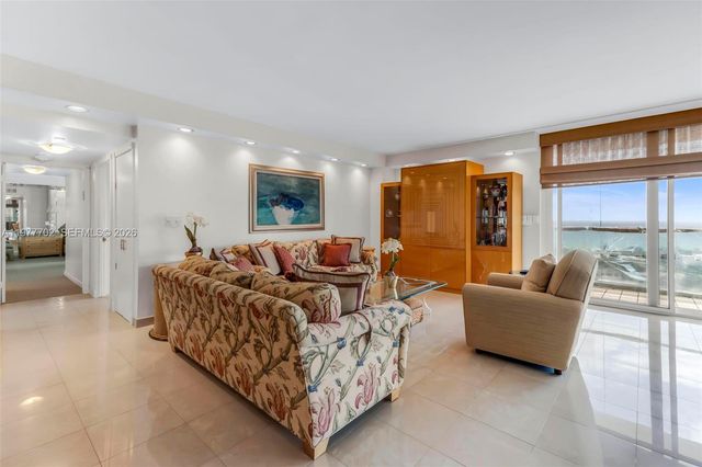 19707 Turnberry Way 22H, Aventura, FL 33180