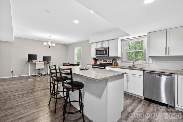 5200 Barrington Drive, Charlotte, NC 28215