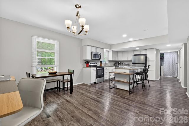 5200 Barrington Drive, Charlotte, NC 28215