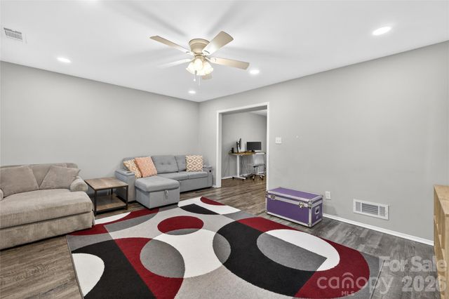 5200 Barrington Drive, Charlotte, NC 28215