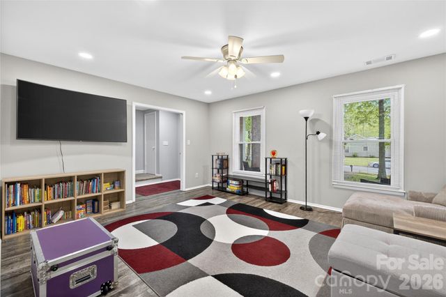 5200 Barrington Drive, Charlotte, NC 28215