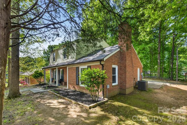 5200 Barrington Drive, Charlotte, NC 28215