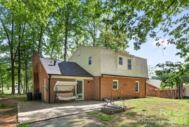 5200 Barrington Drive, Charlotte, NC 28215
