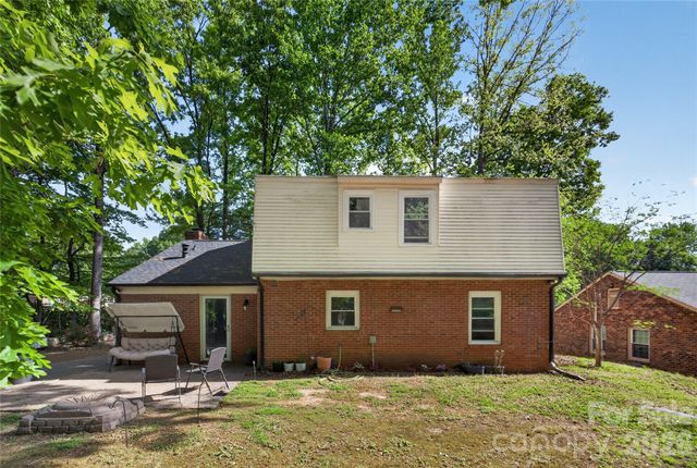 5200 Barrington Drive, Charlotte, NC 28215