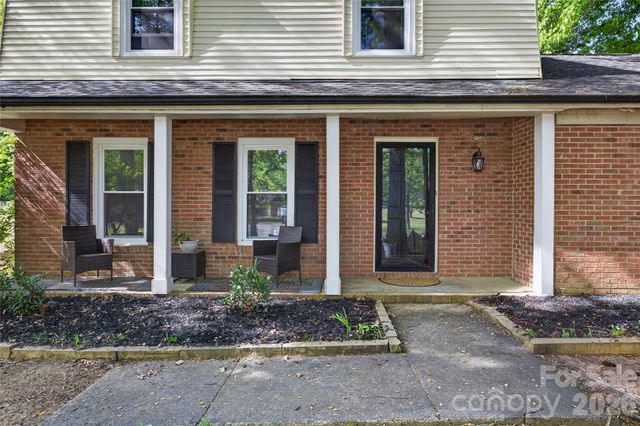 5200 Barrington Drive, Charlotte, NC 28215