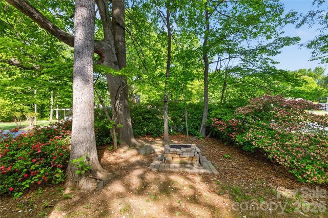 5200 Barrington Drive, Charlotte, NC 28215