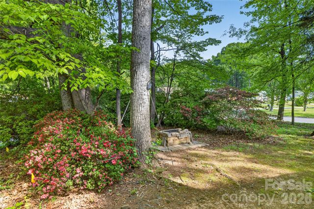 5200 Barrington Drive, Charlotte, NC 28215