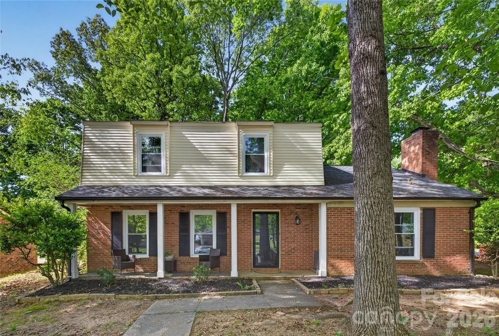 5200 Barrington Drive, Charlotte, NC 28215