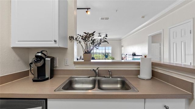 4333 BAYSIDE VILLAGE DRIVE 320, Tampa, FL 33615