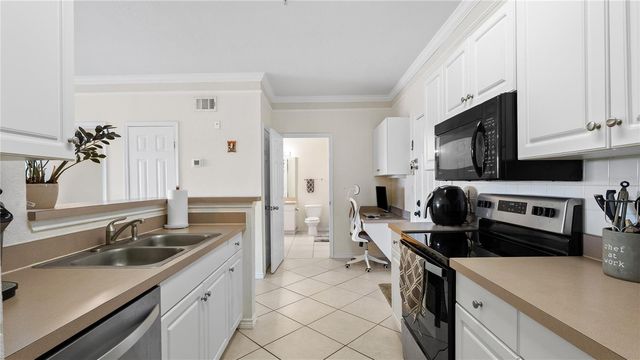 4333 BAYSIDE VILLAGE DRIVE 320, Tampa, FL 33615