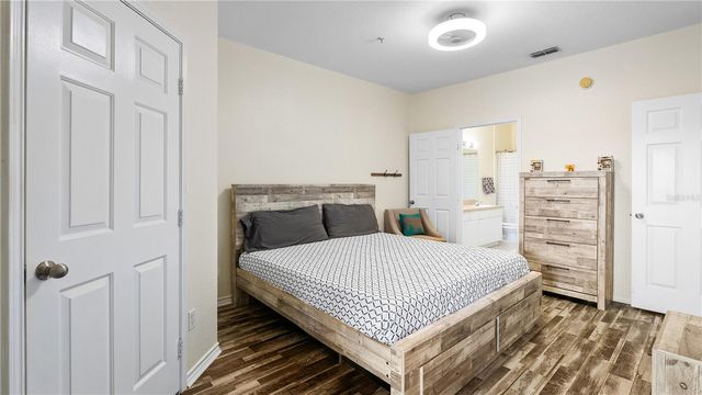 4333 BAYSIDE VILLAGE DRIVE 320, Tampa, FL 33615