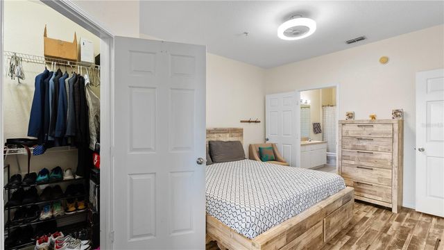 4333 BAYSIDE VILLAGE DRIVE 320, Tampa, FL 33615