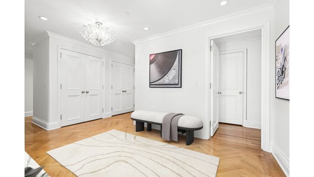 502 Park Ave Apt 12D, New York City, NY 10022