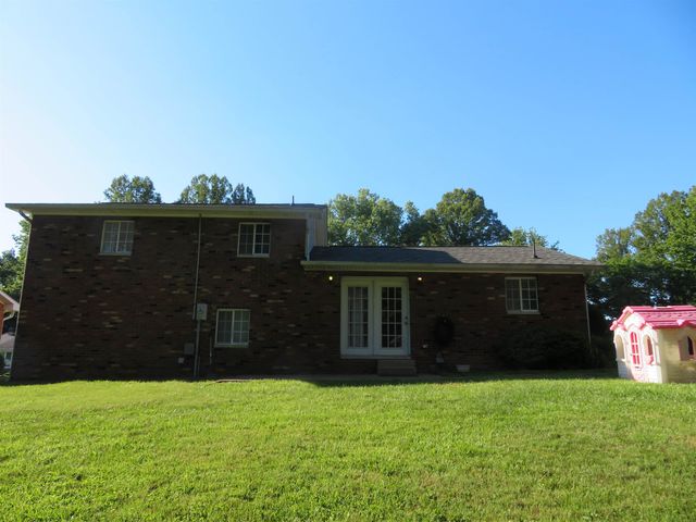 2216 AVINELL DRIVE, Milton, WV 25541