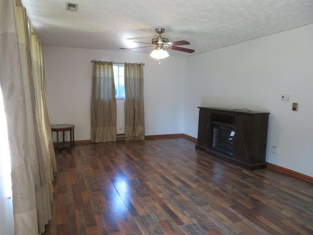 2216 AVINELL DRIVE, Milton, WV 25541