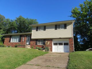 2216 AVINELL DRIVE, Milton, WV 25541