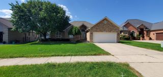 21391 Marina Circle, Macomb, MI 48044