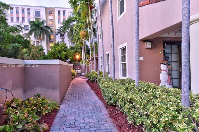 1919 Van Buren St 311A, Hollywood, FL 33020