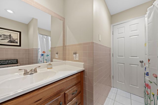 48020 Ridge Road, Grand Beach Vllg, MI 49117