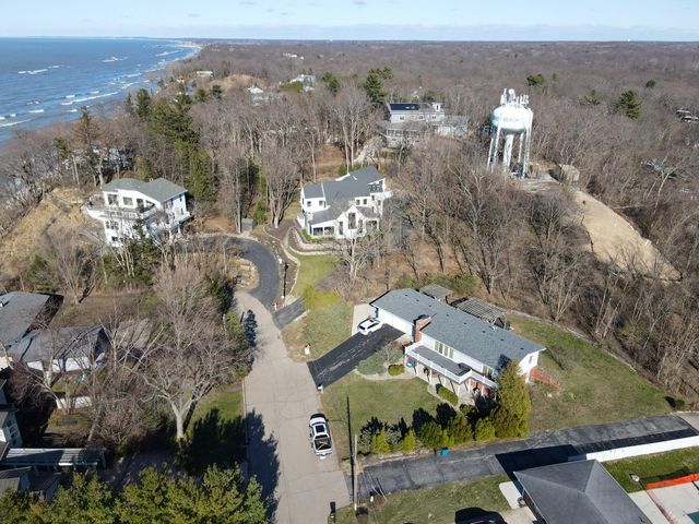 48020 Ridge Road, Grand Beach Vllg, MI 49117