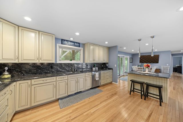 48020 Ridge Road, Grand Beach Vllg, MI 49117