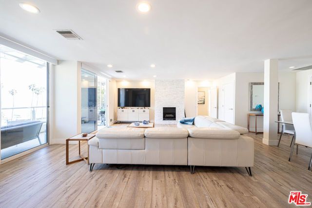 723 Palisades Beach Road 318, Santa Monica, CA 90402