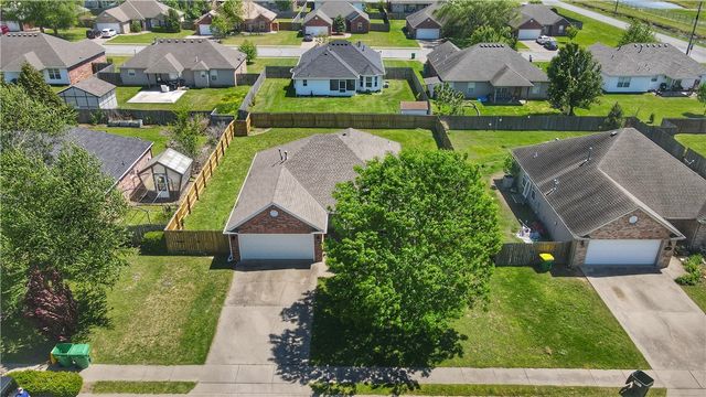 550 Bonanza, Centerton, AR 72719