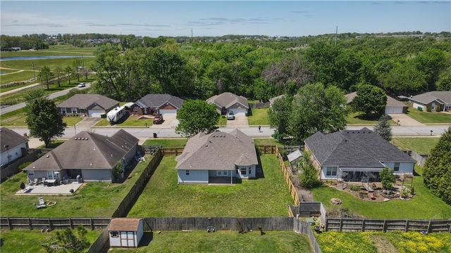 550 Bonanza, Centerton, AR 72719