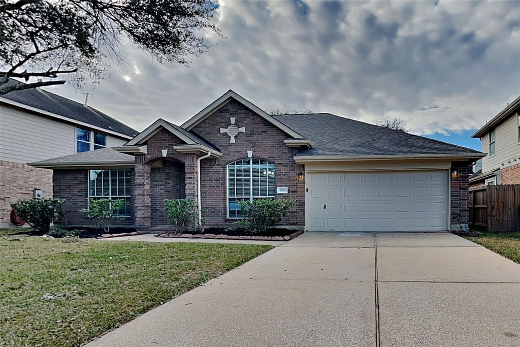 3606 Chatwood Drive, Pearland, TX 77584