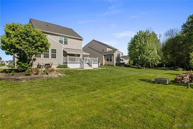 1 Skylark Lane, Wheatfield, NY 14304