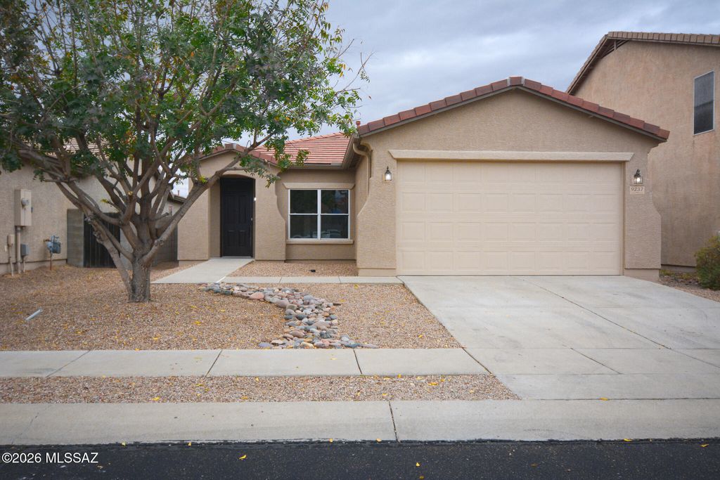 9237 N Centipede Avenue, Tucson, AZ 85742