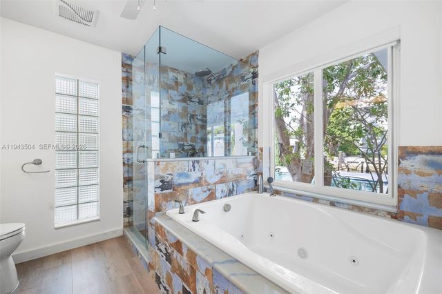 1895 Ixora Rd, North Miami, FL 33181