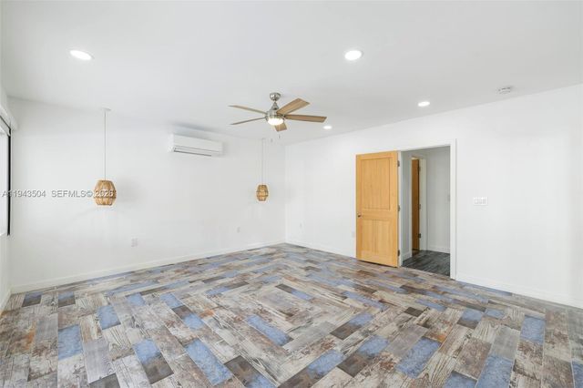 1895 Ixora Rd, North Miami, FL 33181