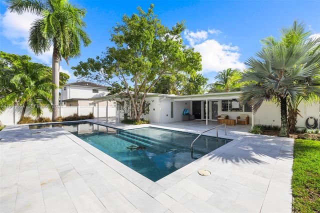 1895 Ixora Rd, North Miami, FL 33181