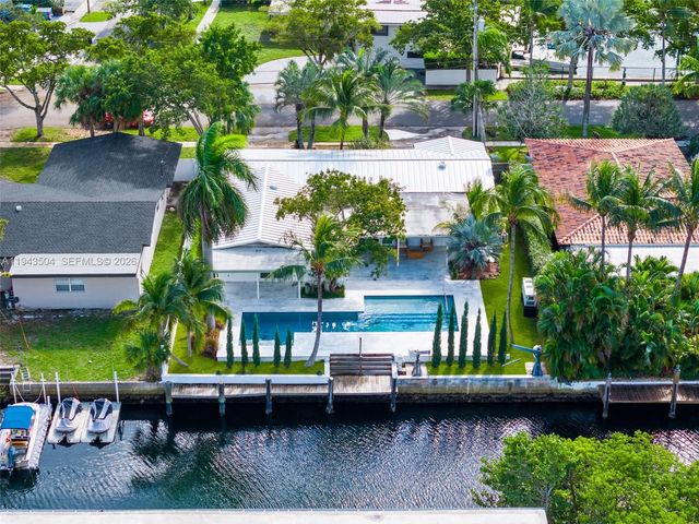 1895 Ixora Rd, North Miami, FL 33181