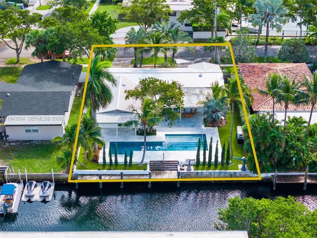 1895 Ixora Rd, North Miami, FL 33181