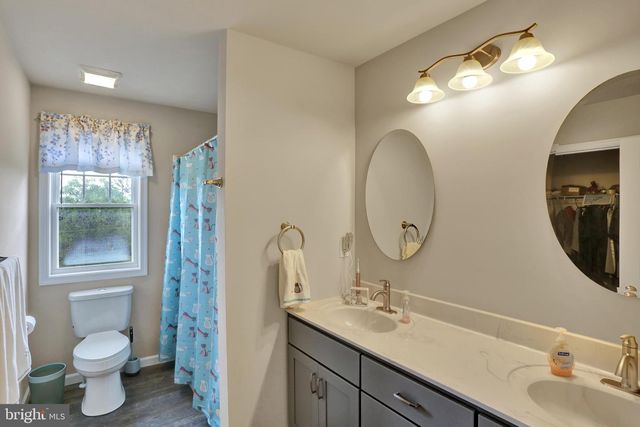 413 SMOKERING DR, Robesonia, PA 19551