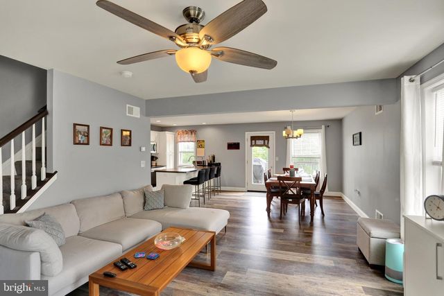 413 SMOKERING DR, Robesonia, PA 19551