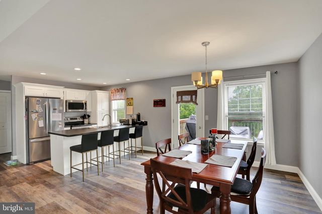 413 SMOKERING DR, Robesonia, PA 19551